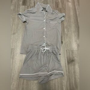 Tart intimates Gray Short Sleeve Pajama Set, size small , good condition